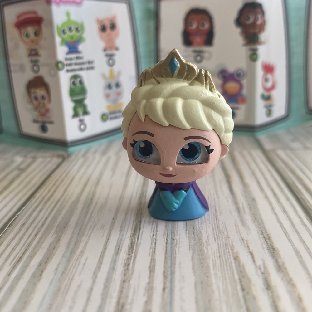 Disney Doorables -  Elsa - Series Five